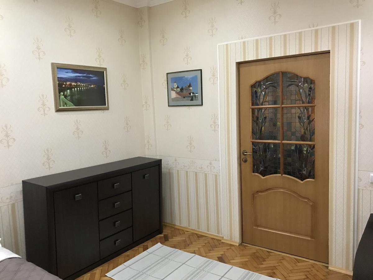 Large Apartment In The City Center Mukacheve Ngoại thất bức ảnh
