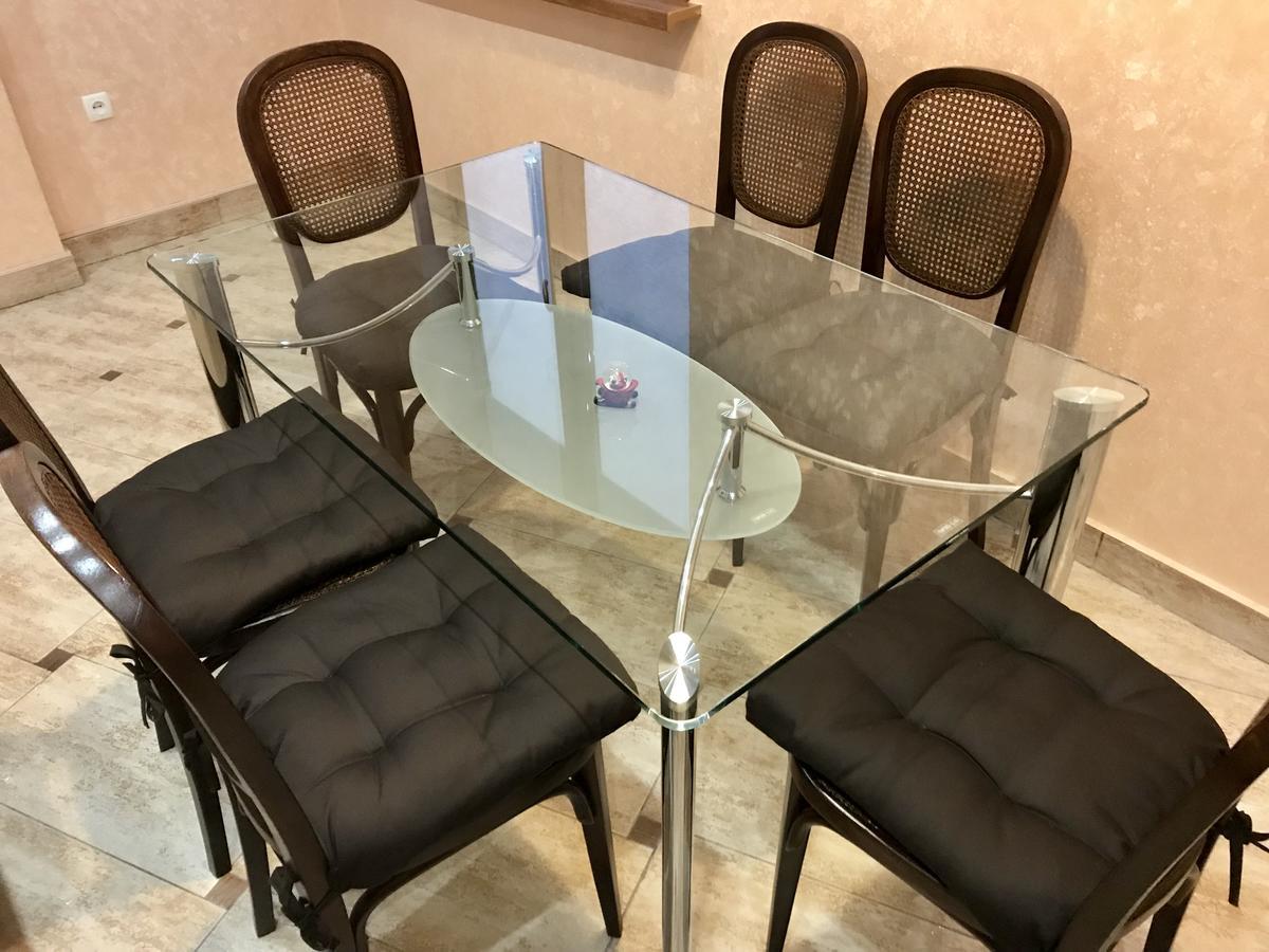 Large Apartment In The City Center Mukacheve Ngoại thất bức ảnh
